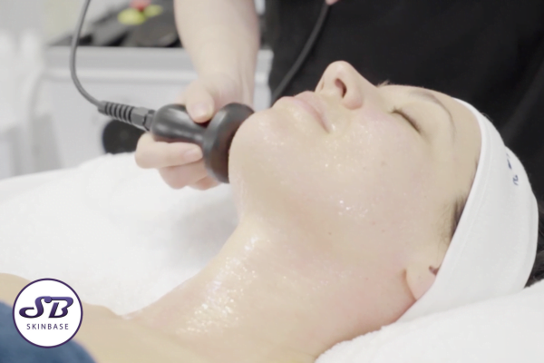 Collagen boosting facial